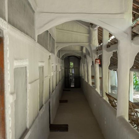 Tiger Tops Tharu Lodge Chitwan Ngoại thất bức ảnh