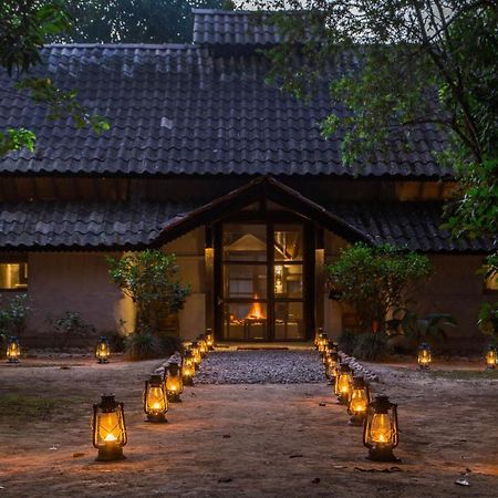 Tiger Tops Tharu Lodge Chitwan Ngoại thất bức ảnh