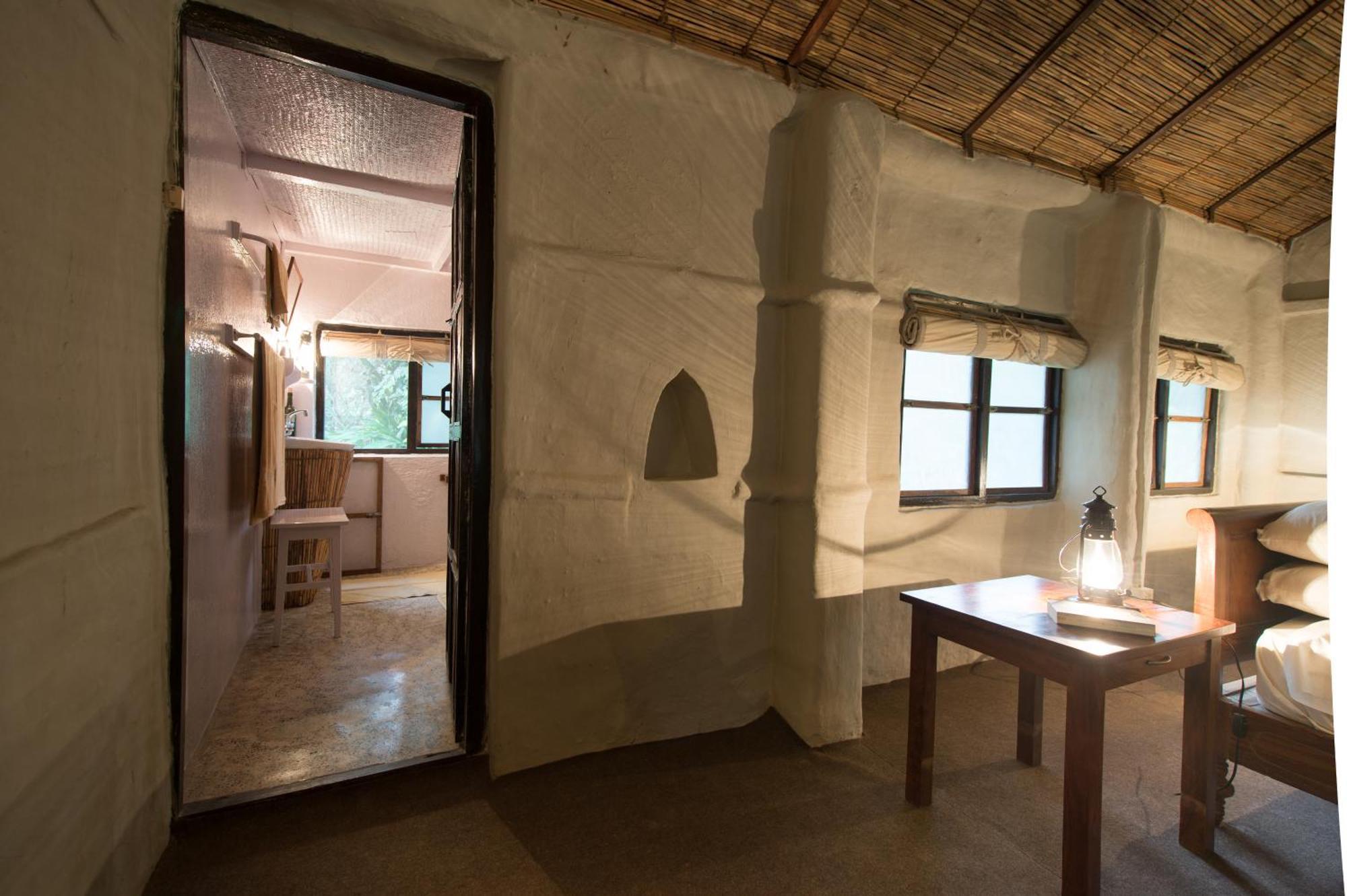 Tiger Tops Tharu Lodge Chitwan Ngoại thất bức ảnh